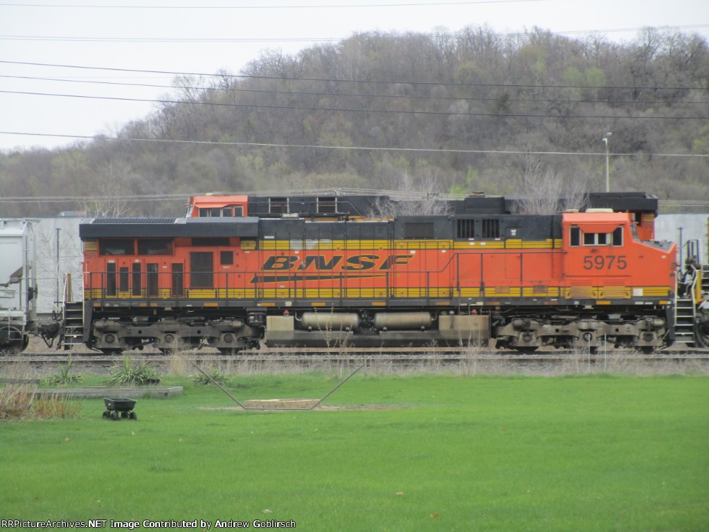 BNSF 5975